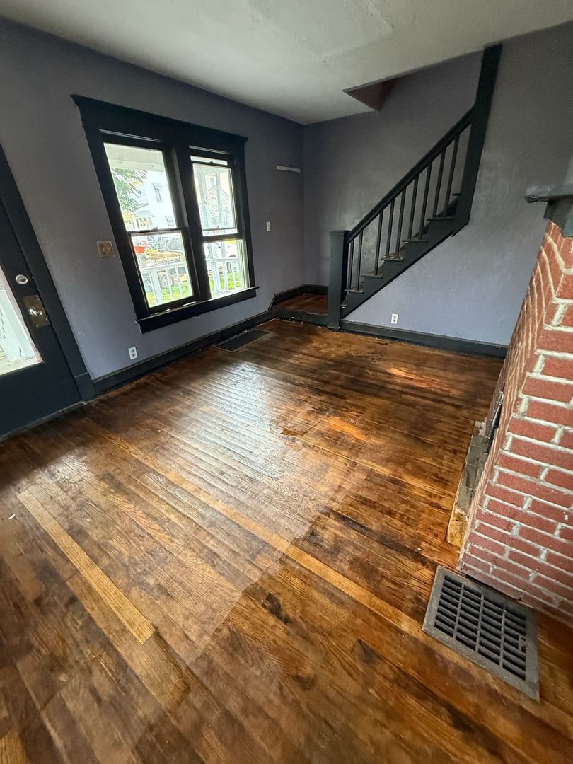 Newark House: 102 Madison Ave