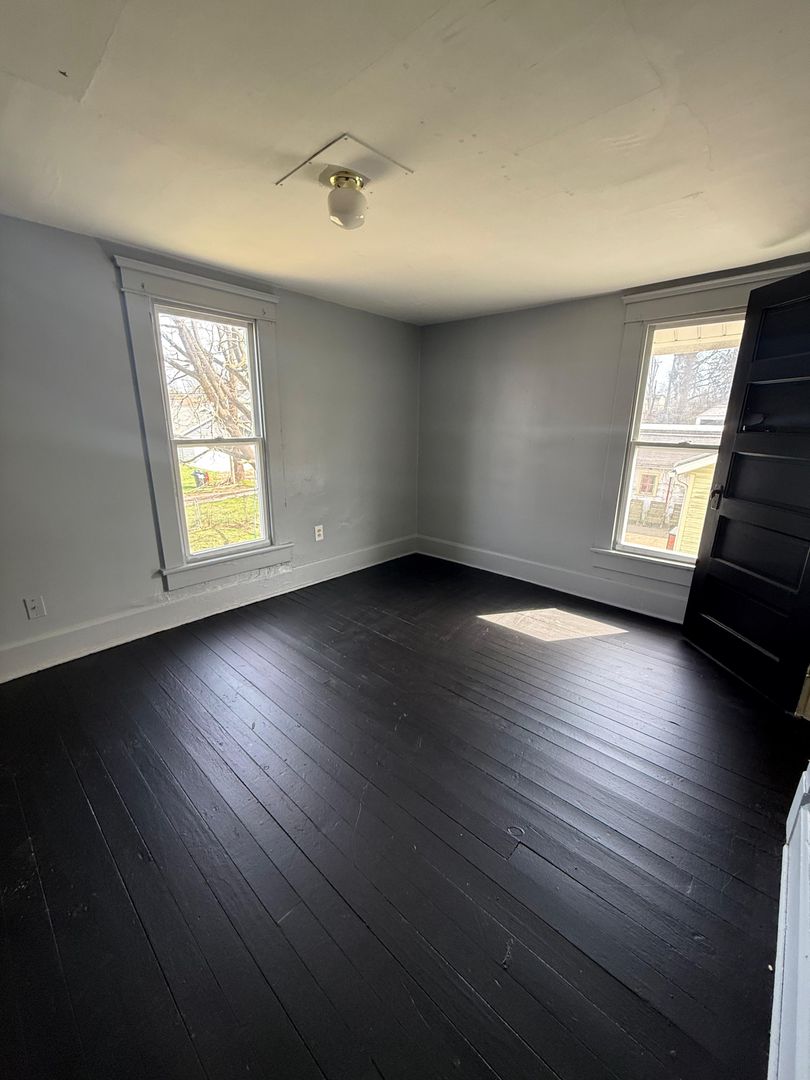 Newark House: 334 Woods Ave