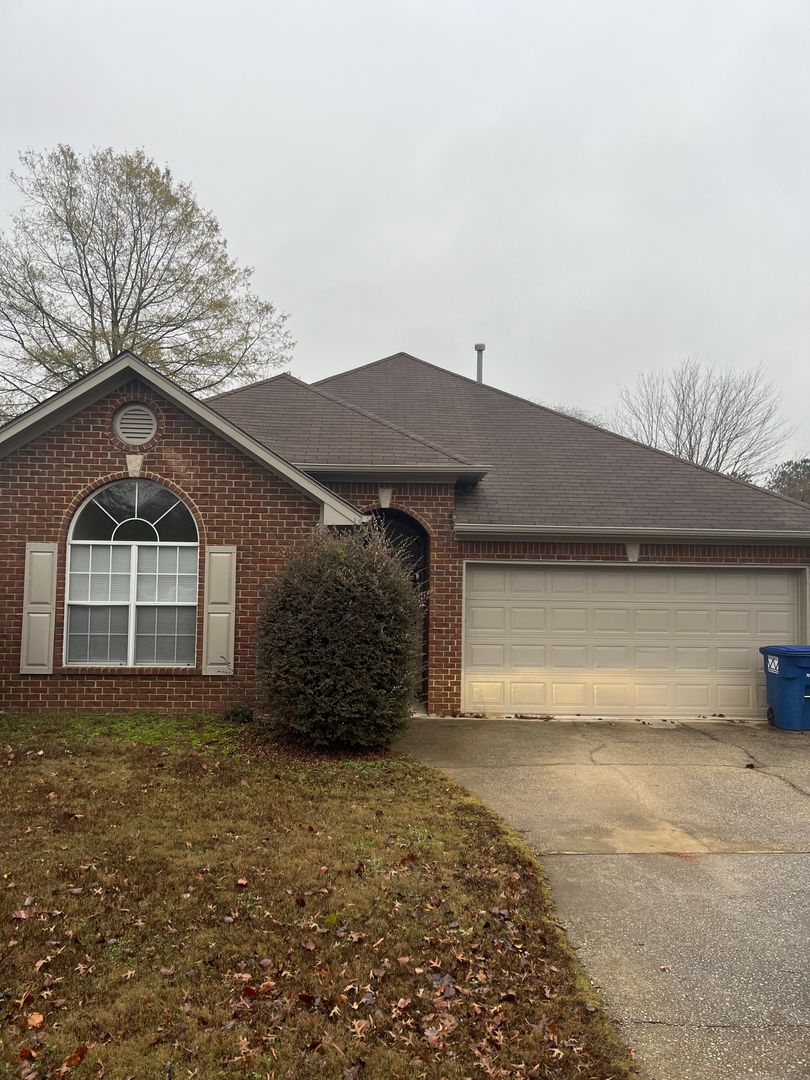 Helena House: 201 Hickory Point Lane Helena AL