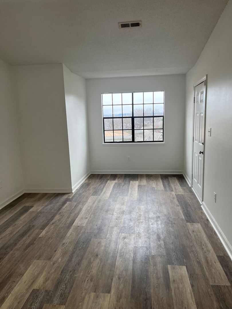 Birmingham Apartment: 2721 Hanover Circle