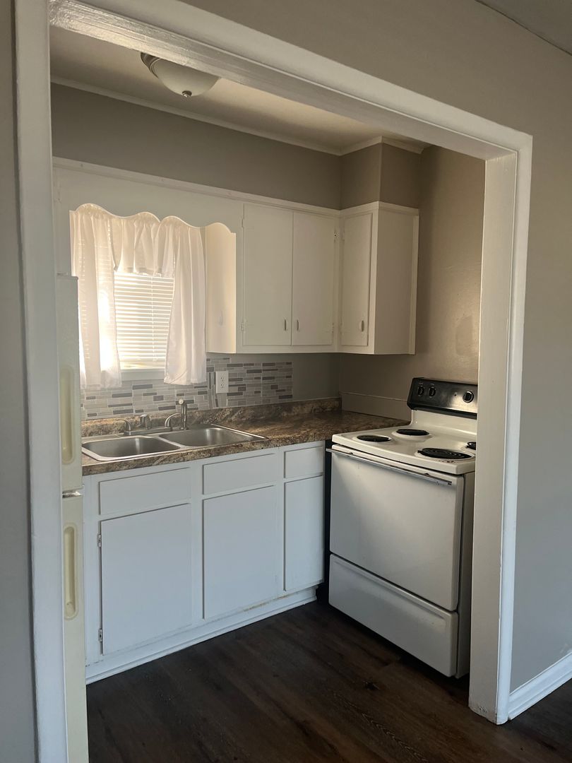 Warrior Apartment: 500 (aka 506) Hwy 31 S