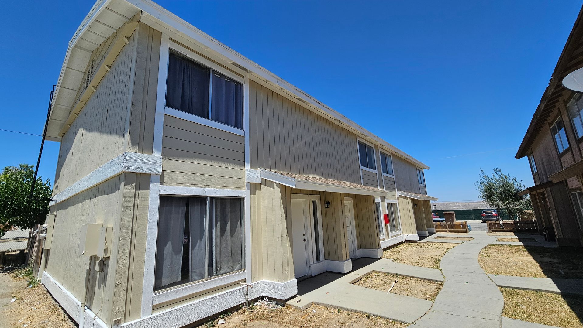 Taft Apartment: 211 W. Ash St.