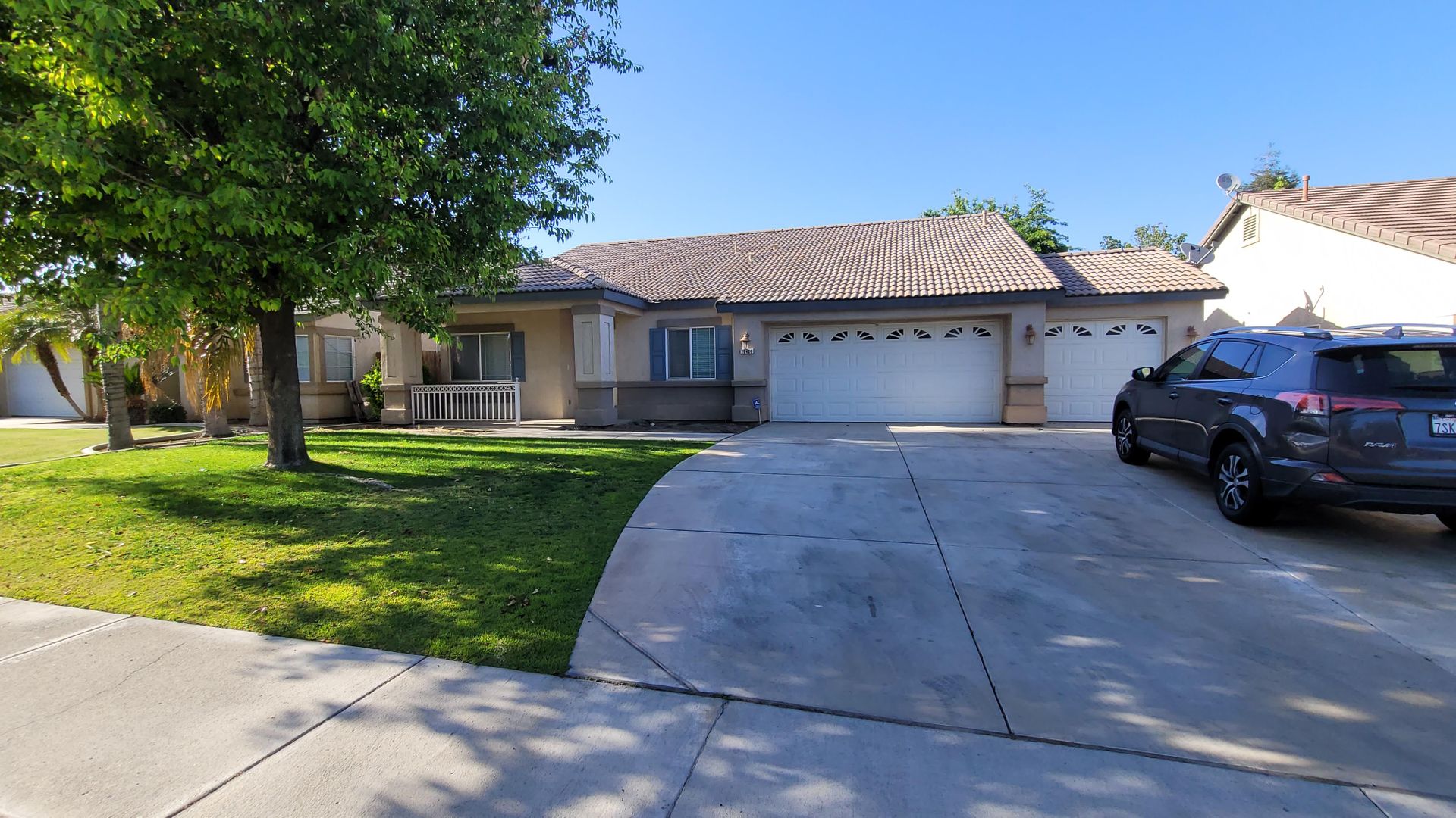 Bakersfield House: 10408 Starlight Peak Dr
