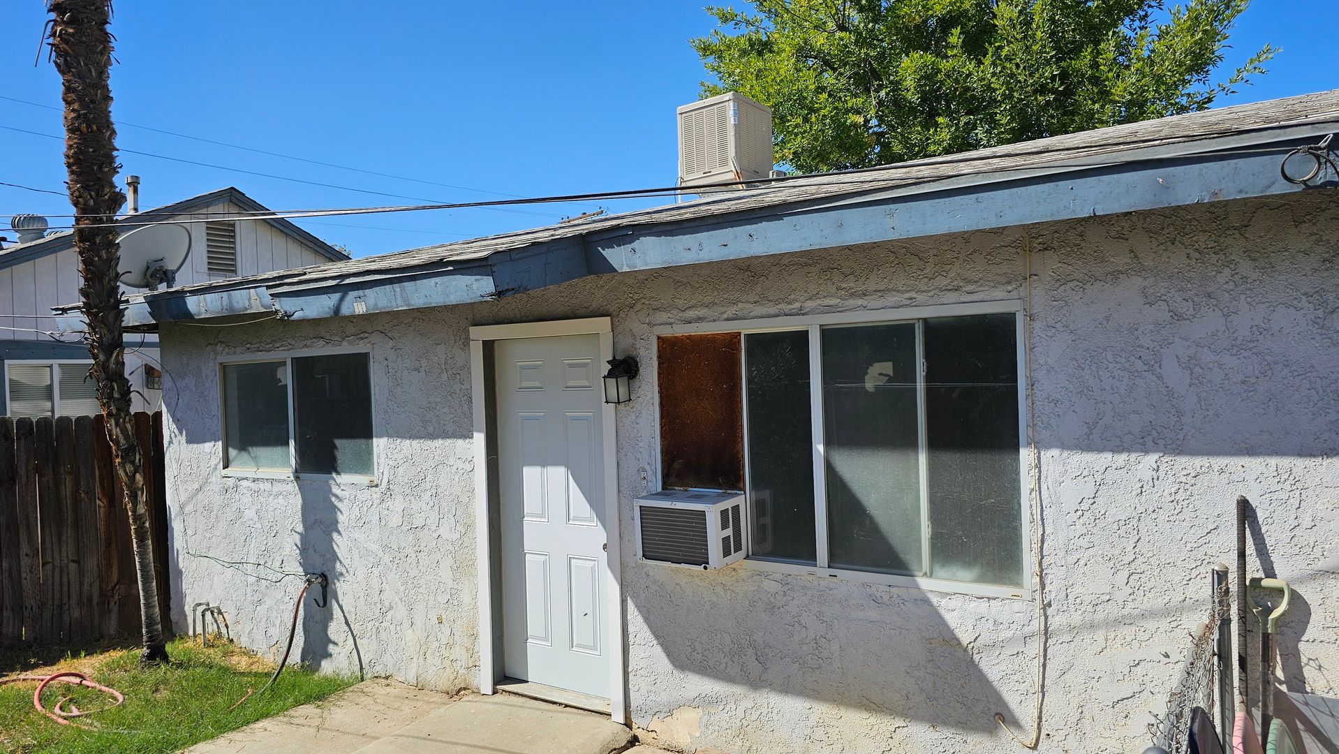 Bakersfield Apartment: 605 El Tejon Ave