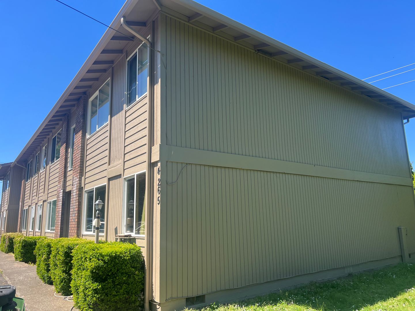 Salem Apartment: 4265 State St