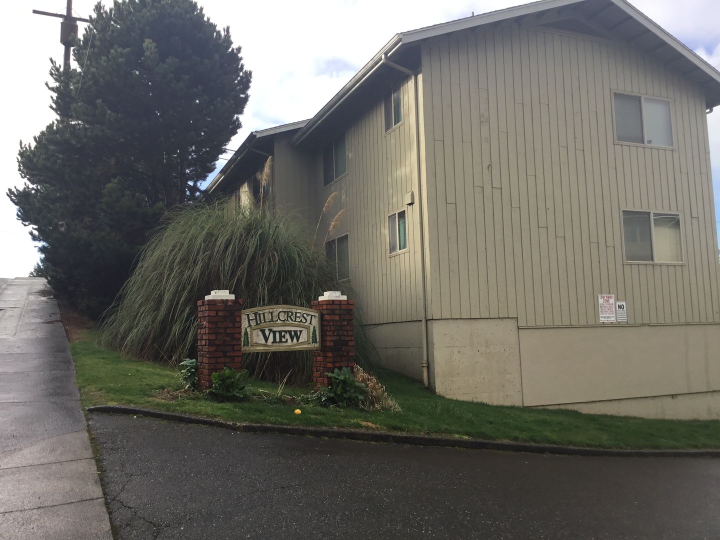 North Bend Apartment: 888 Vermont Ave