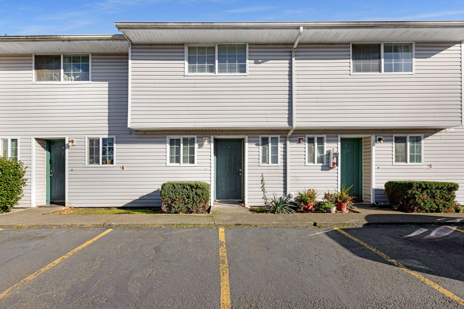 Springfield Apartment: 171 S 41st