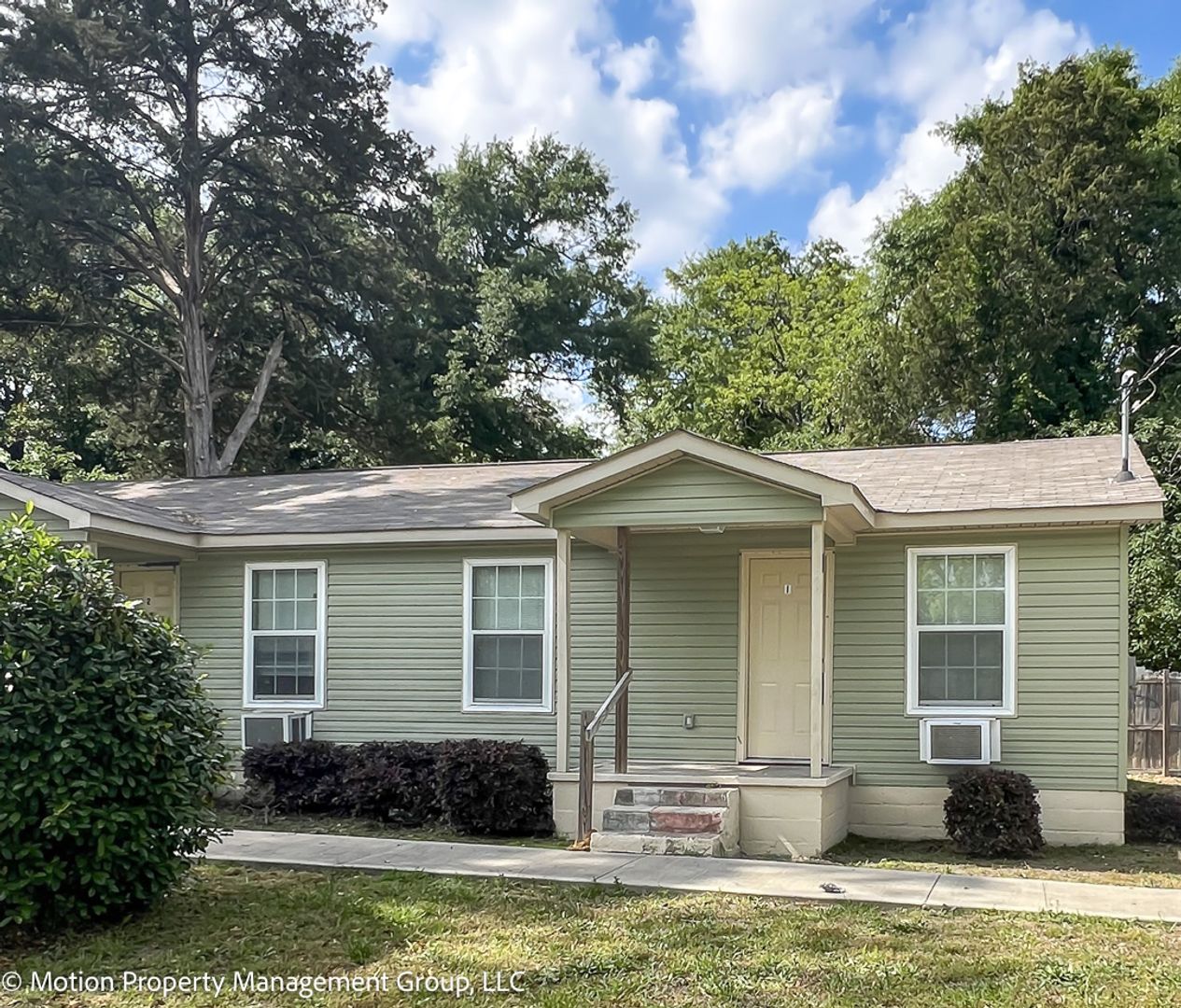 Warner Robins House: 125 South 2nd Street