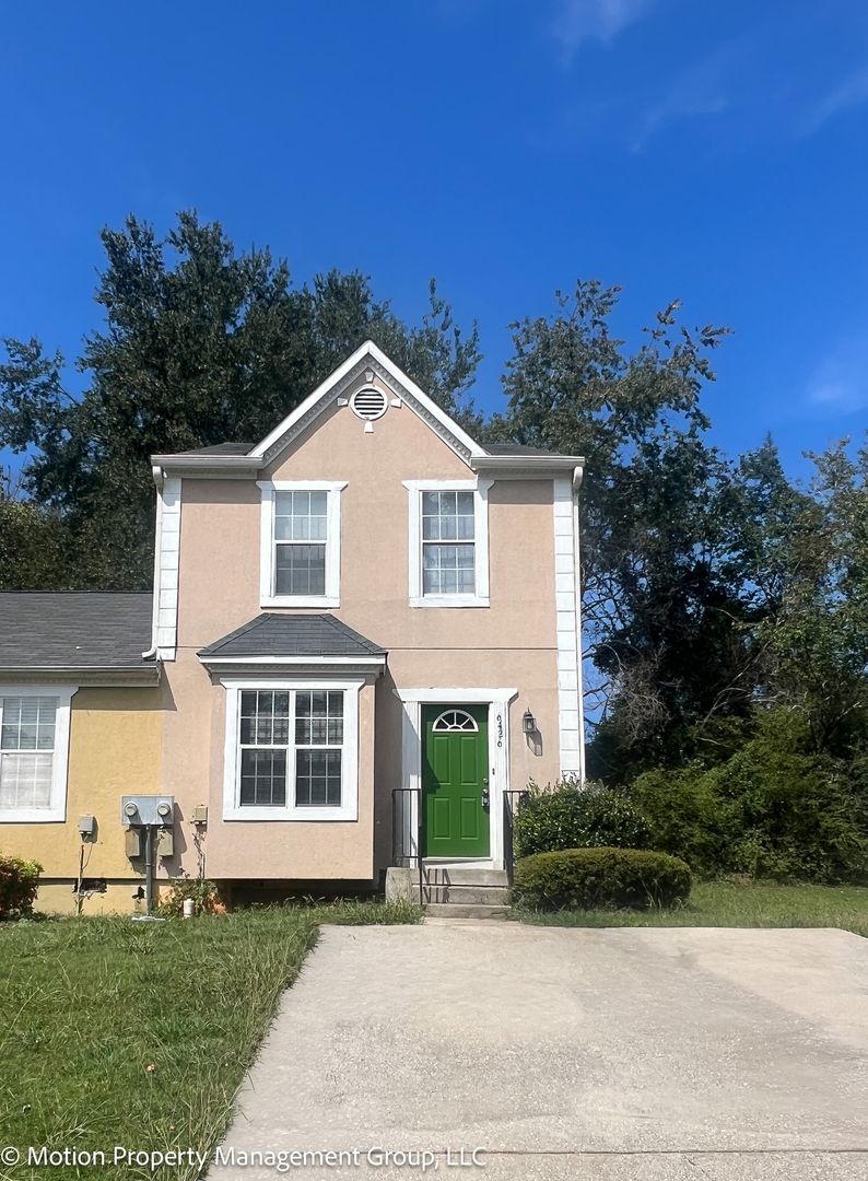 Lithonia House: 6426 Charter Way