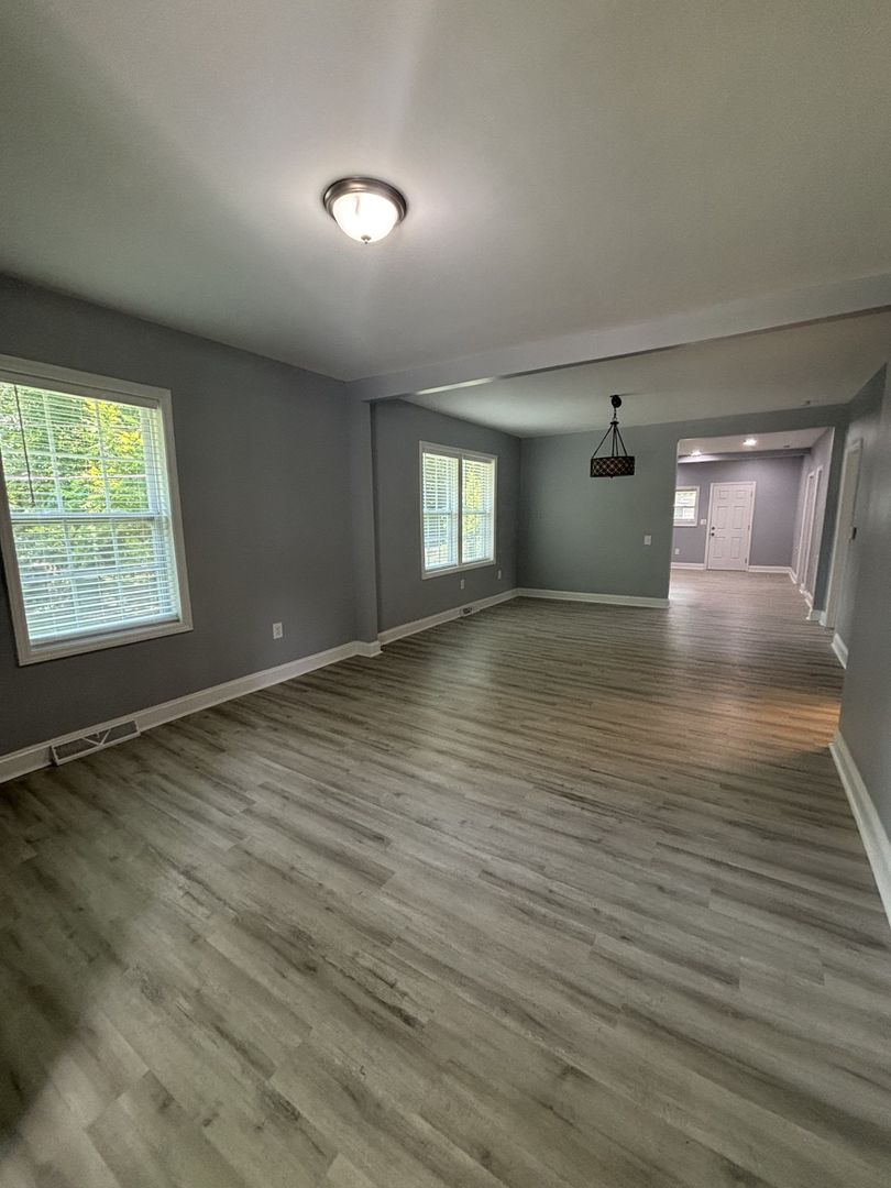 131 Dixon Circle 4 of 7