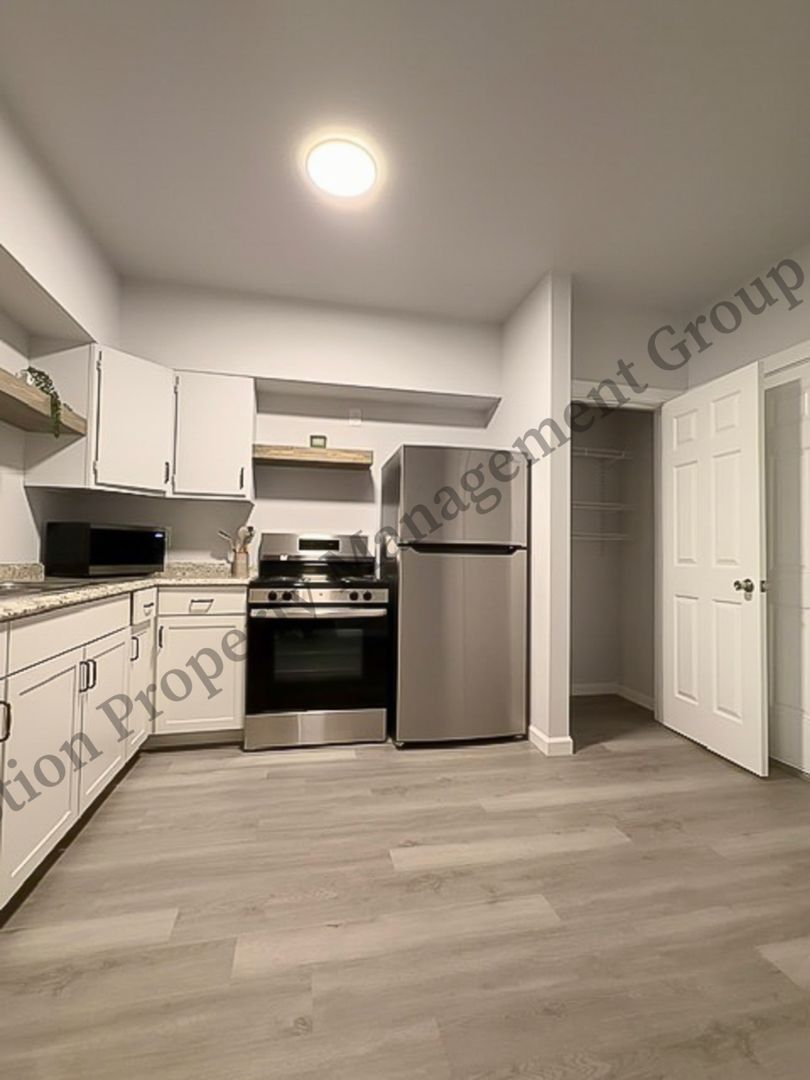 6918 Northside Drive 7 of 9