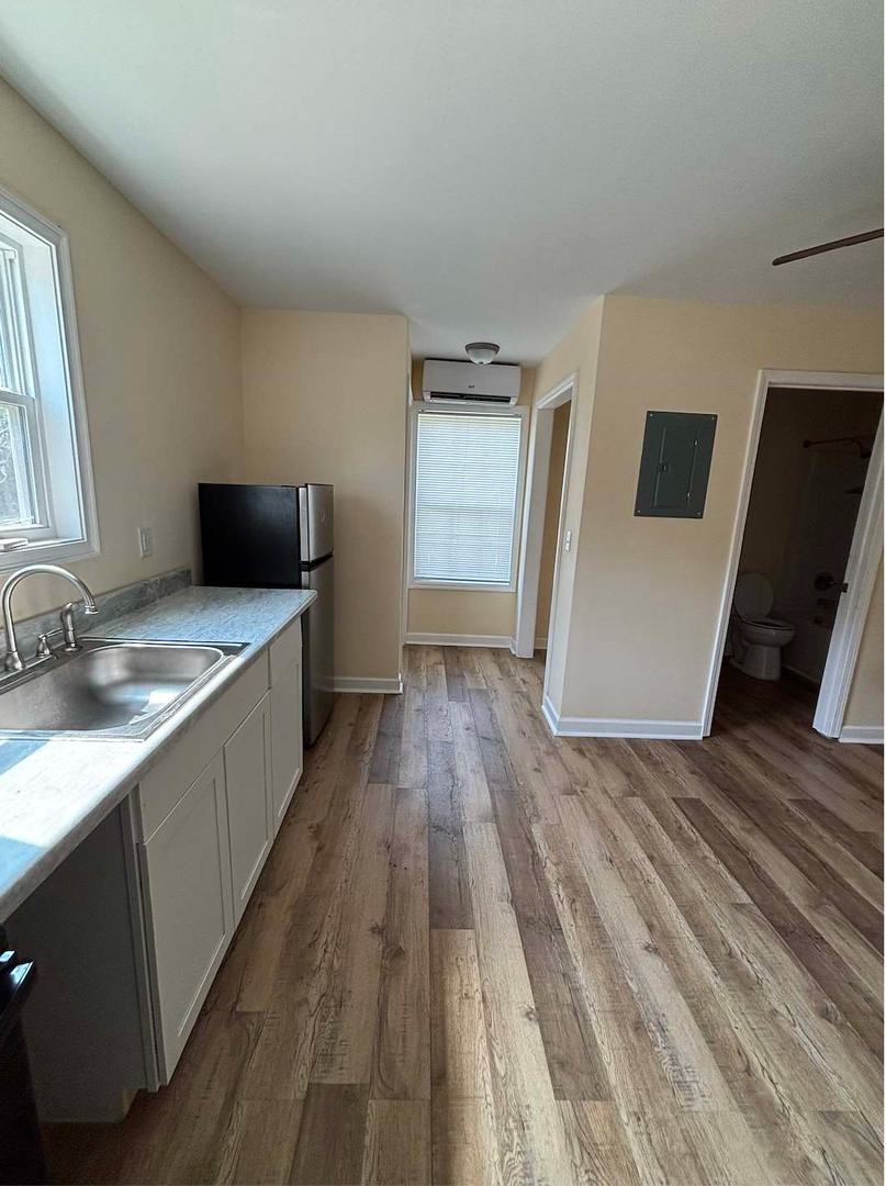 Fort Valley Apartment: 403 Vienna St