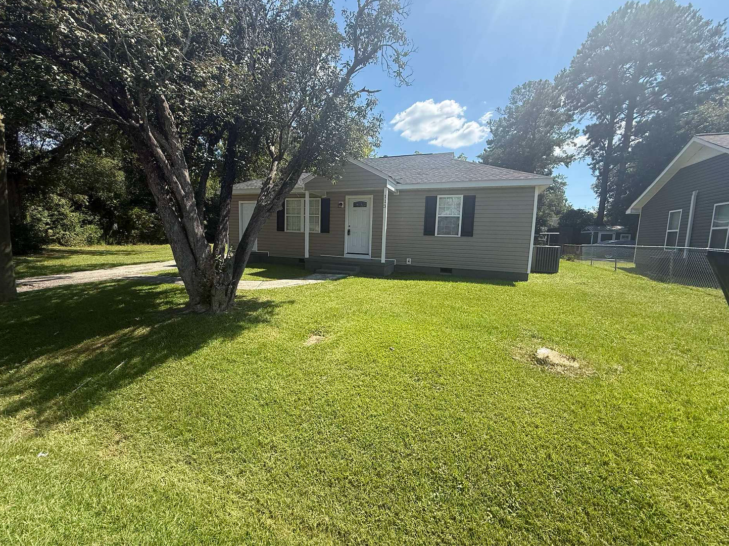 Warner Robins House: 113 Rose Street