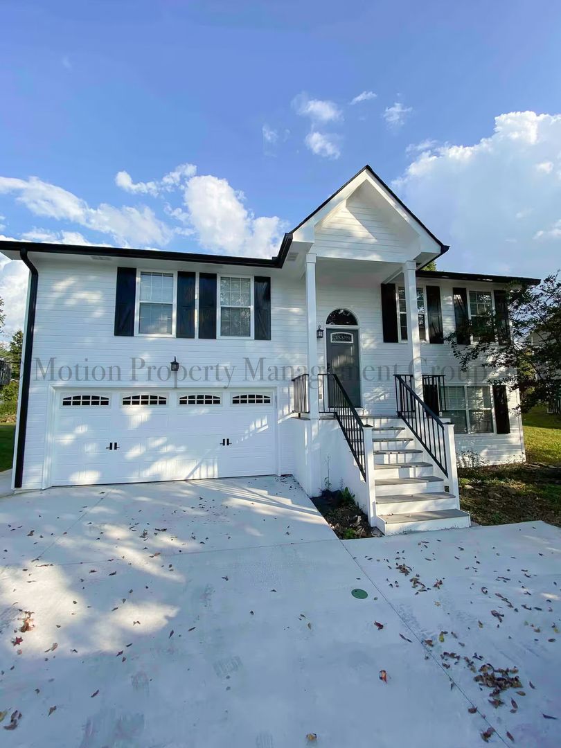 Chattanooga House: 1932 Jenkins Rd