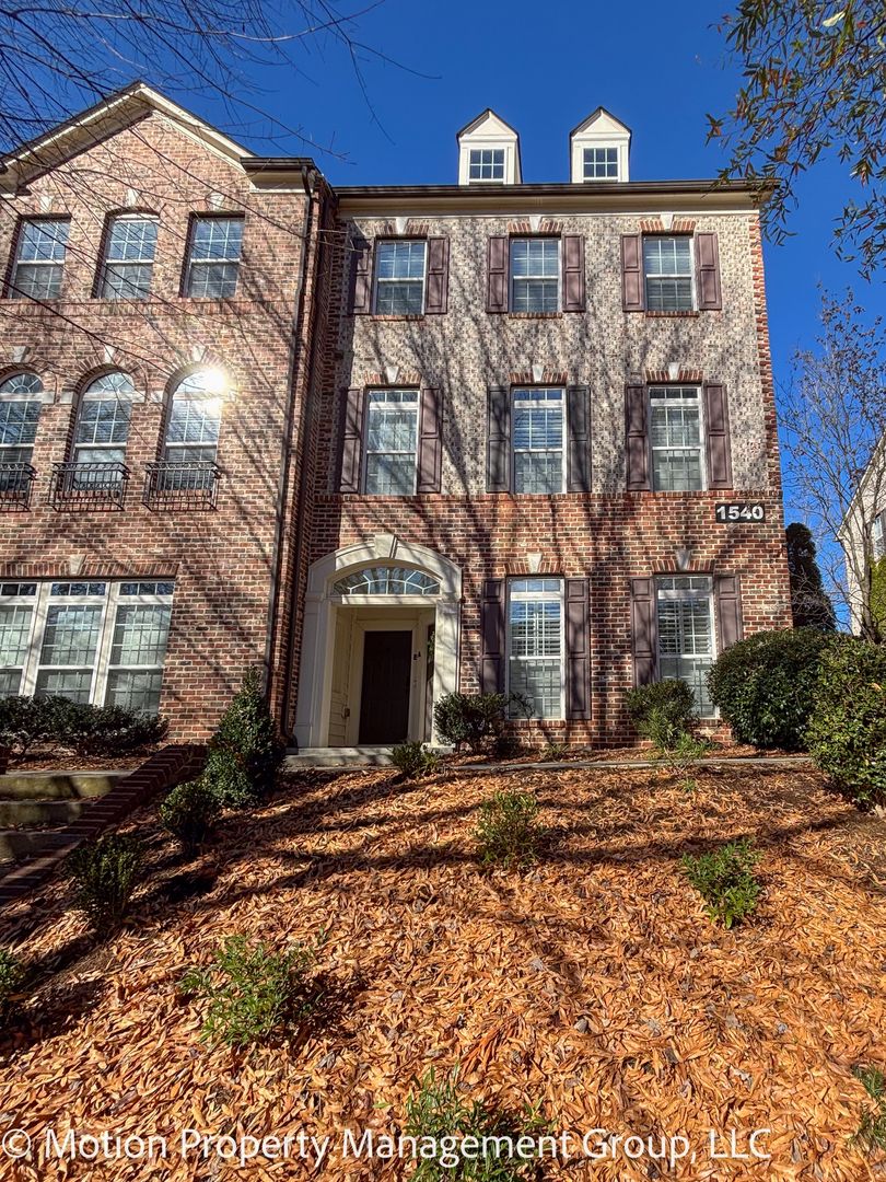 Charlotte House: 1540 S Church St