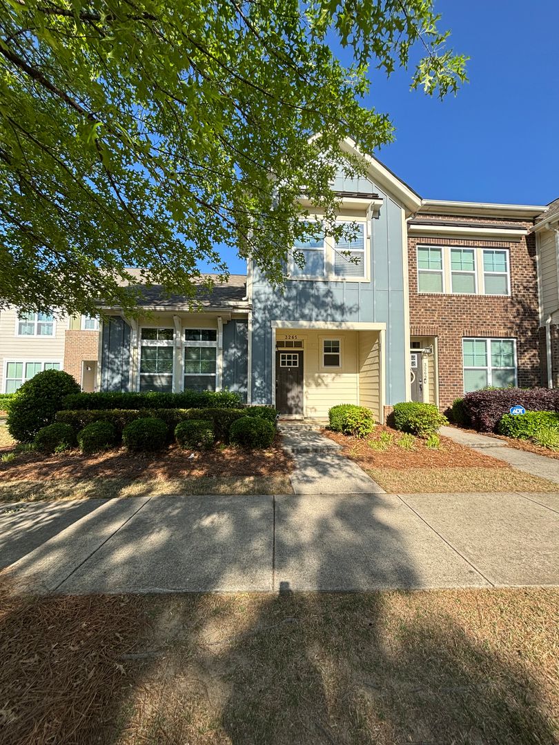 Charlotte House: 3265 Bending Birch Place