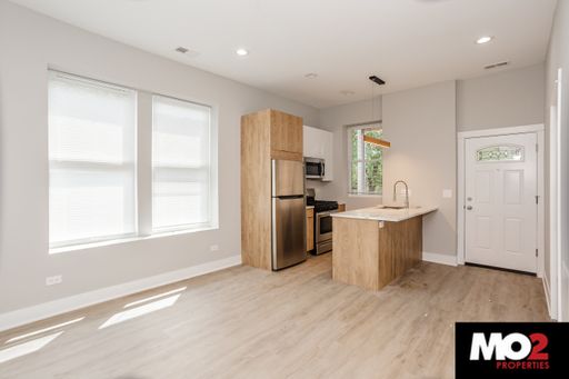 1 Bed / 1 Bath Recently Rehabbed In Heart Of Palmer Square – photo 1