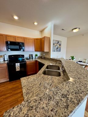 Eagle View Apartments & Townhomes - 2bed/2bath - Heritage floorplan – photo 1