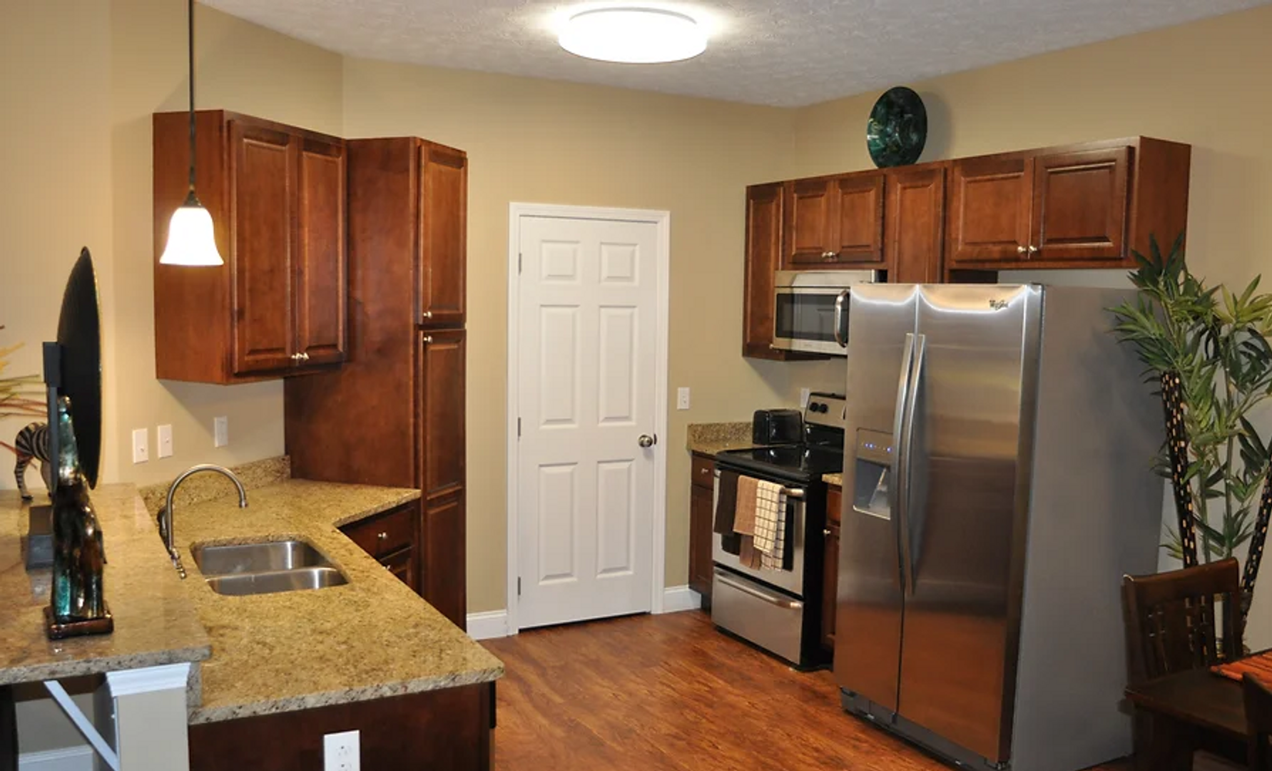 Bridgeport Apartment: 280 Ridge View Drive