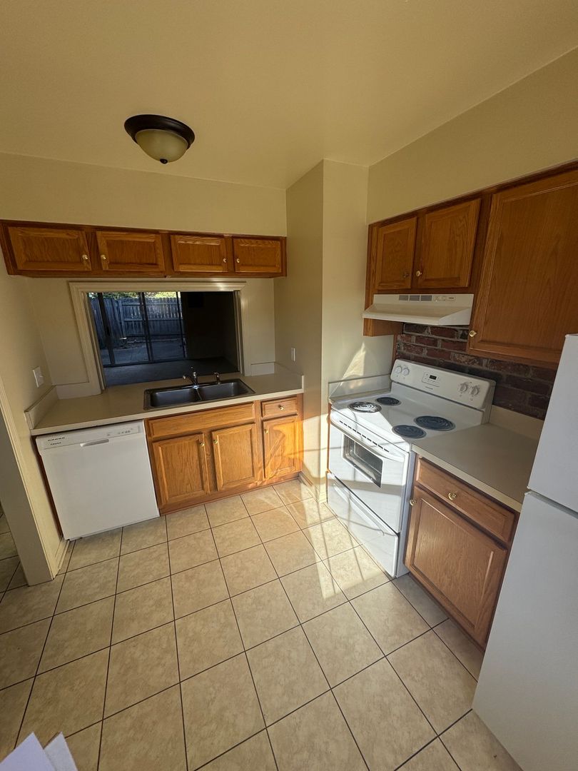 Pittsburgh Townhome: 1 Oakhurst Circle