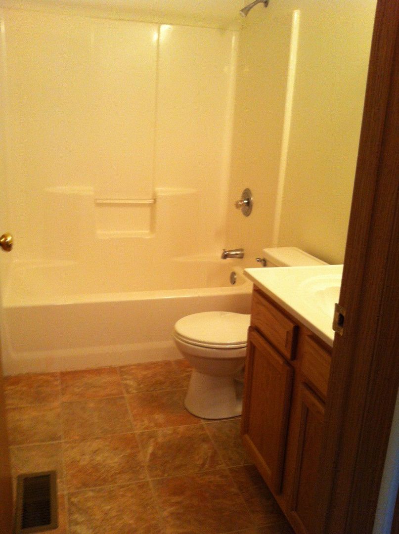 Cross Lanes Apartment: 5371 Big Tyler Rd