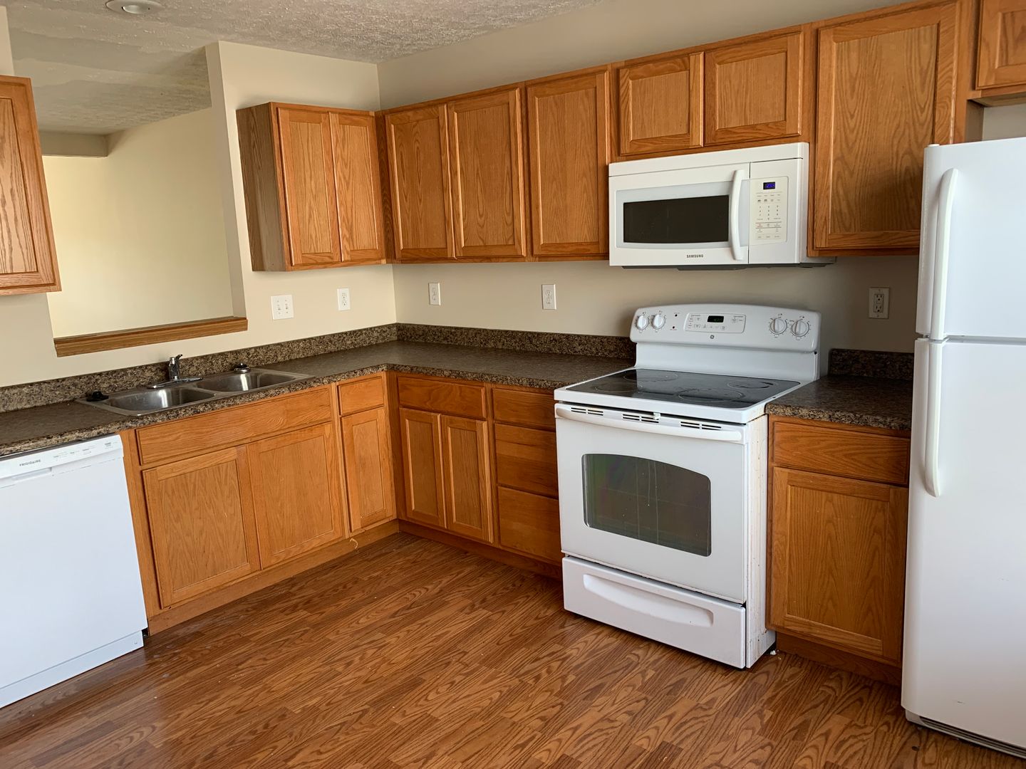 Culloden Apartment: 1 Hidden Brook Way