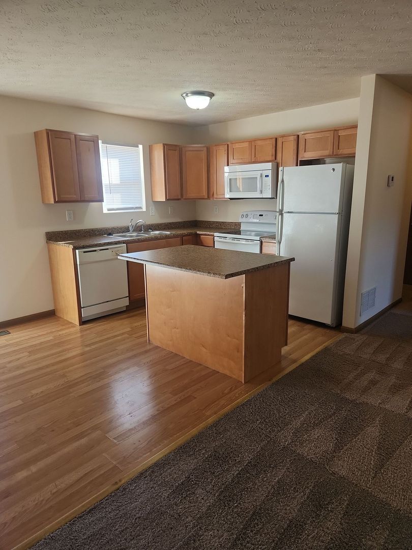 Culloden Apartment: 1 Hidden Brook Way