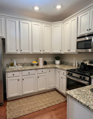 Eagle View Apartments & Townhomes - 3 bedroom/ 2 bath - Condo w/covered parking – photo 1