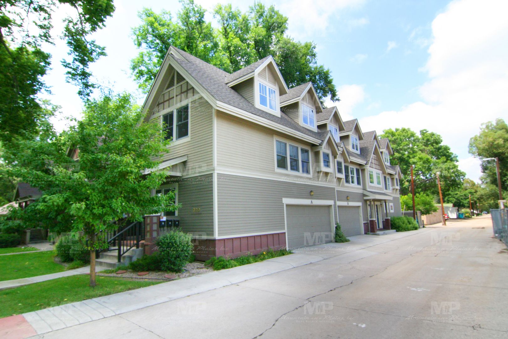 Fort Collins Townhome: 320 W Laurel Street #B