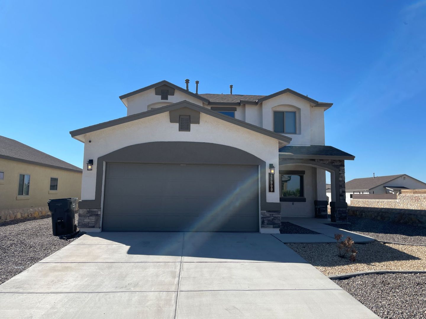 Horizon City House: 13900 Villa Vista Ave