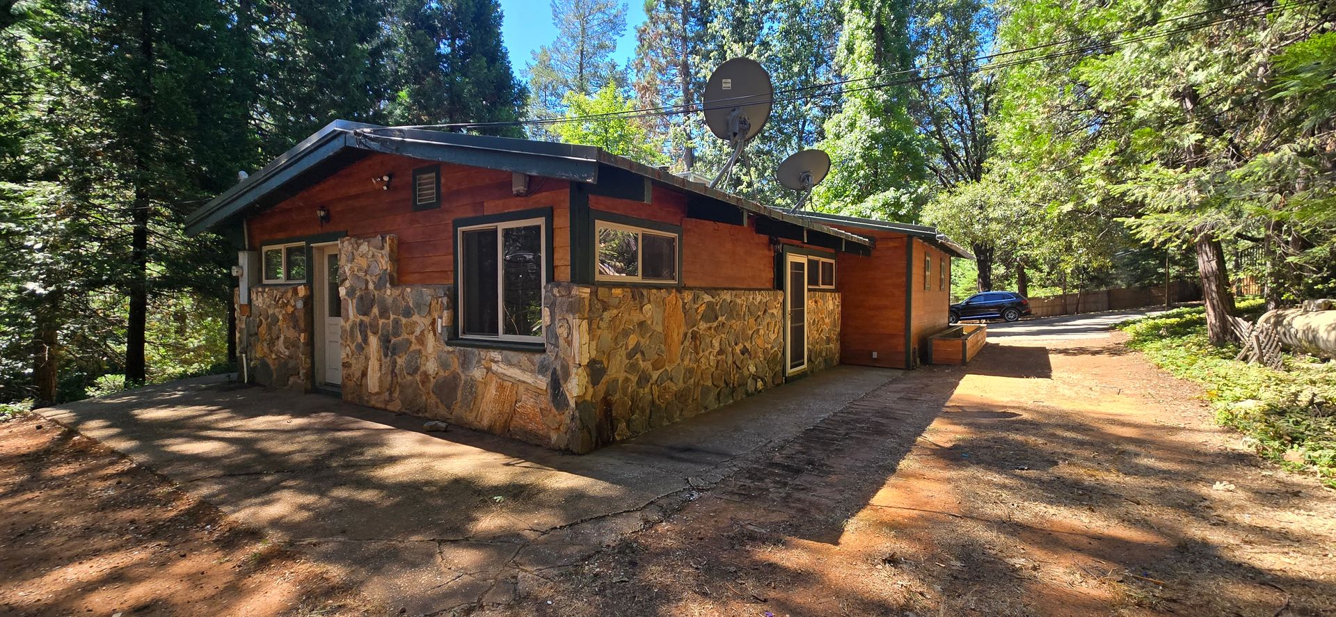 Grass Valley House: 13831 Rattlesnake Rd