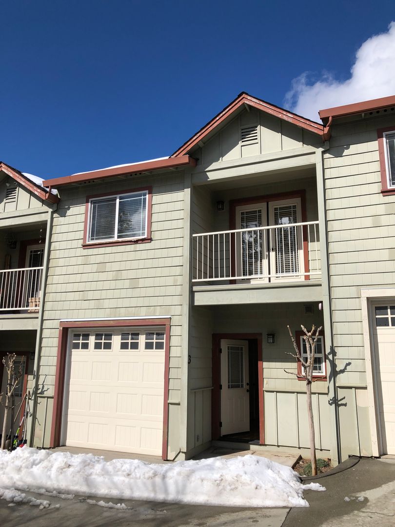 Grass Valley Apartment: 342 Pleasant St Apartments