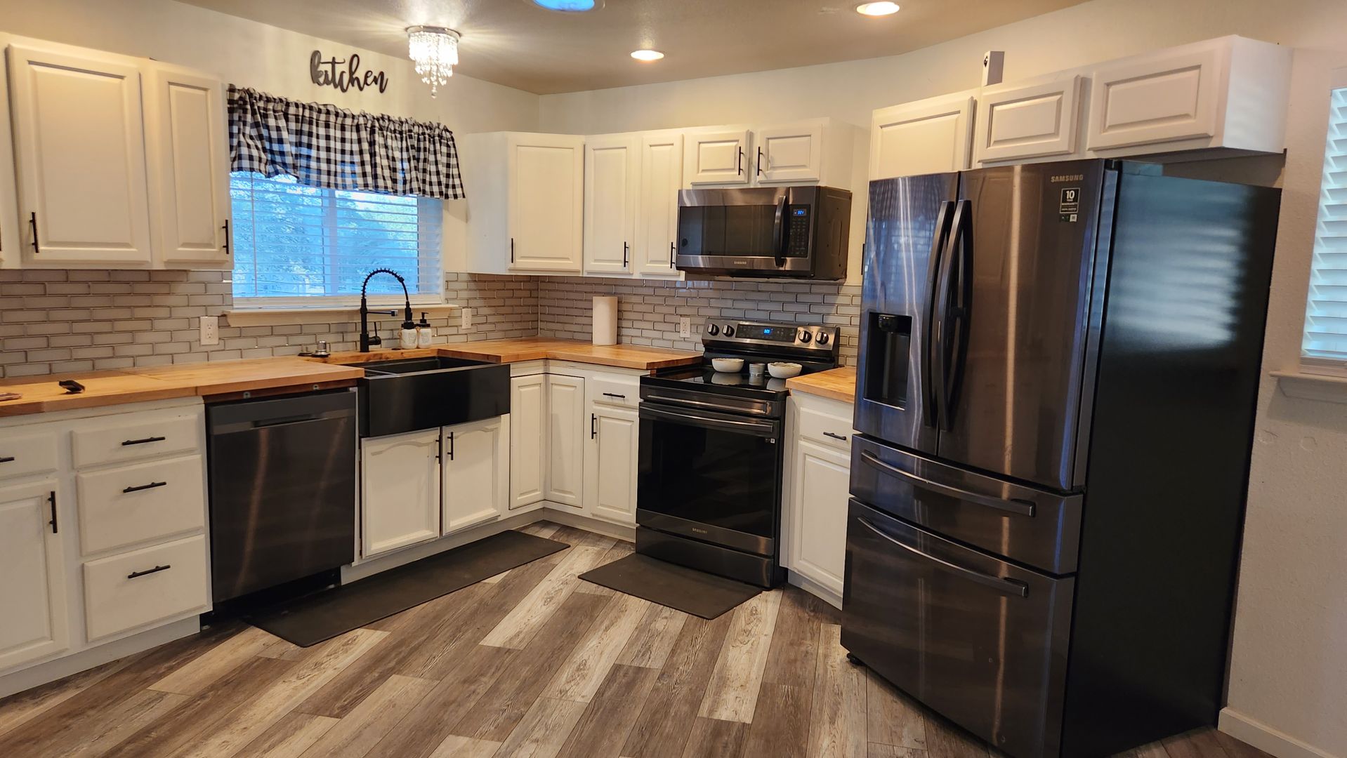 Grass Valley House: 21723 East Hacienda