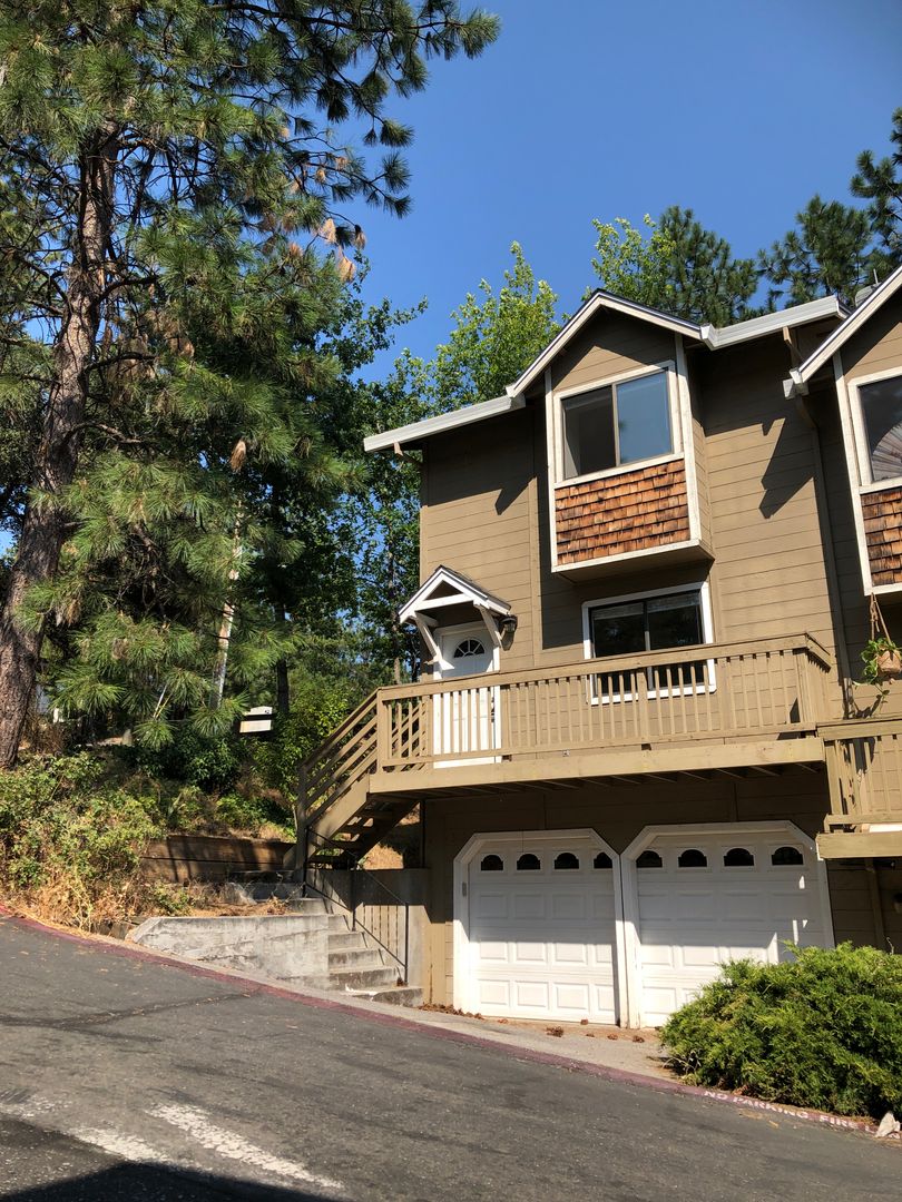 Colfax Apartment: Oak Ridge Drive