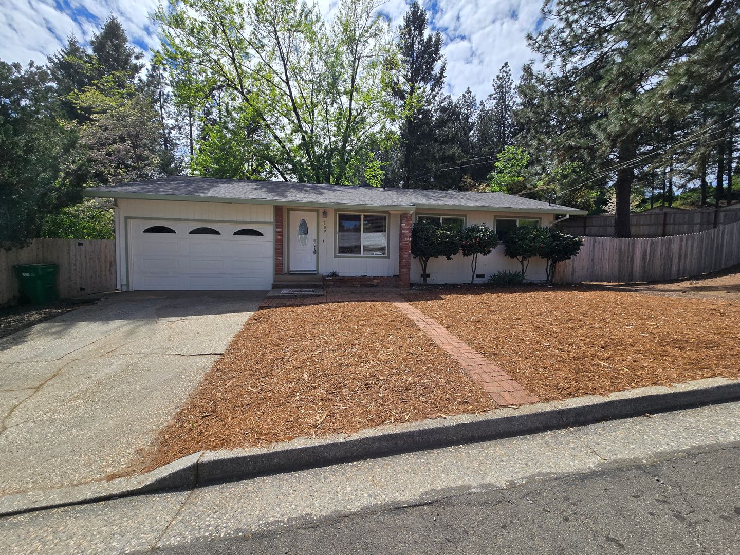 Grass Valley House: 809 Forest Glade Cir.