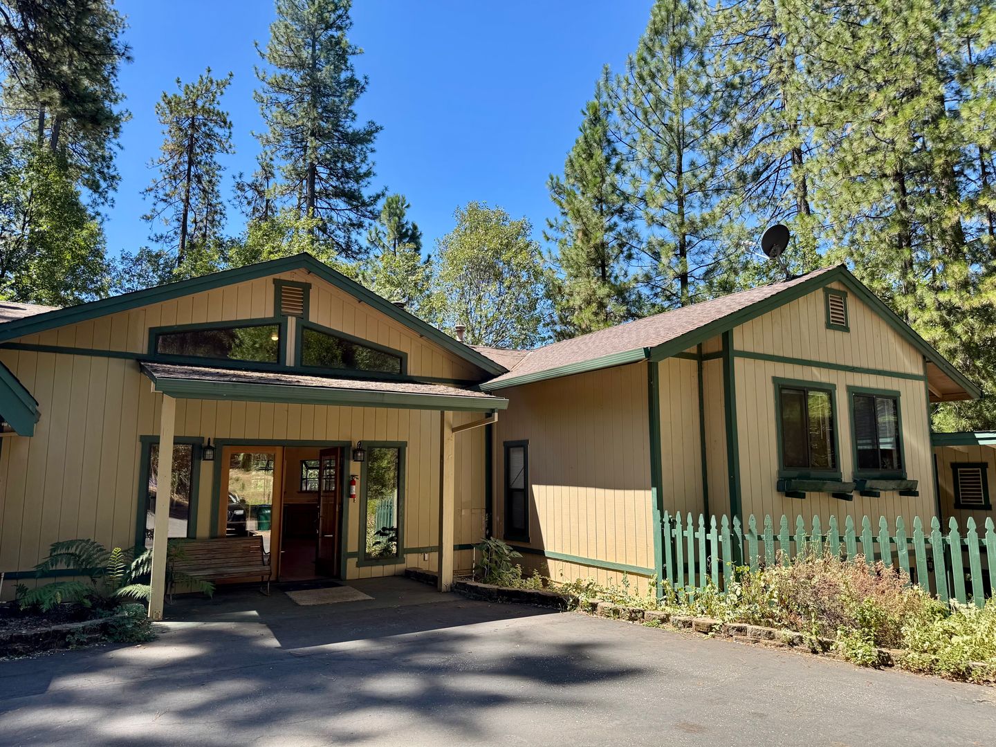 Grass Valley Apartment: 20183 Casa Loma Dr.