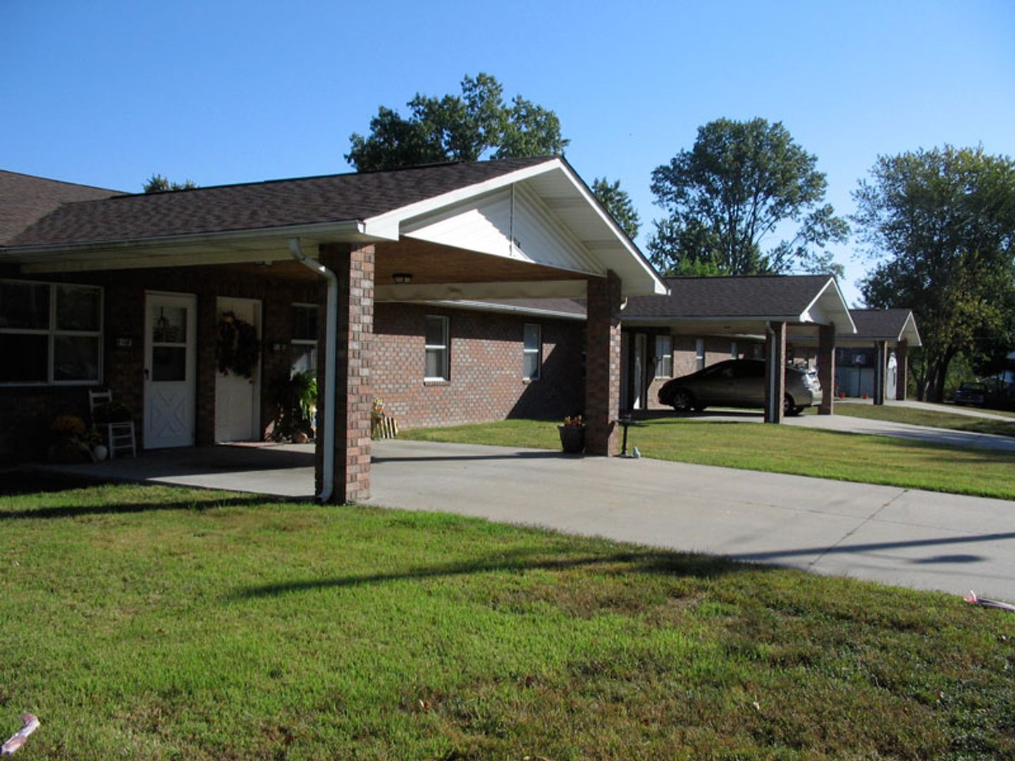 Marion Apartment: 915 W. Chestnut Street -