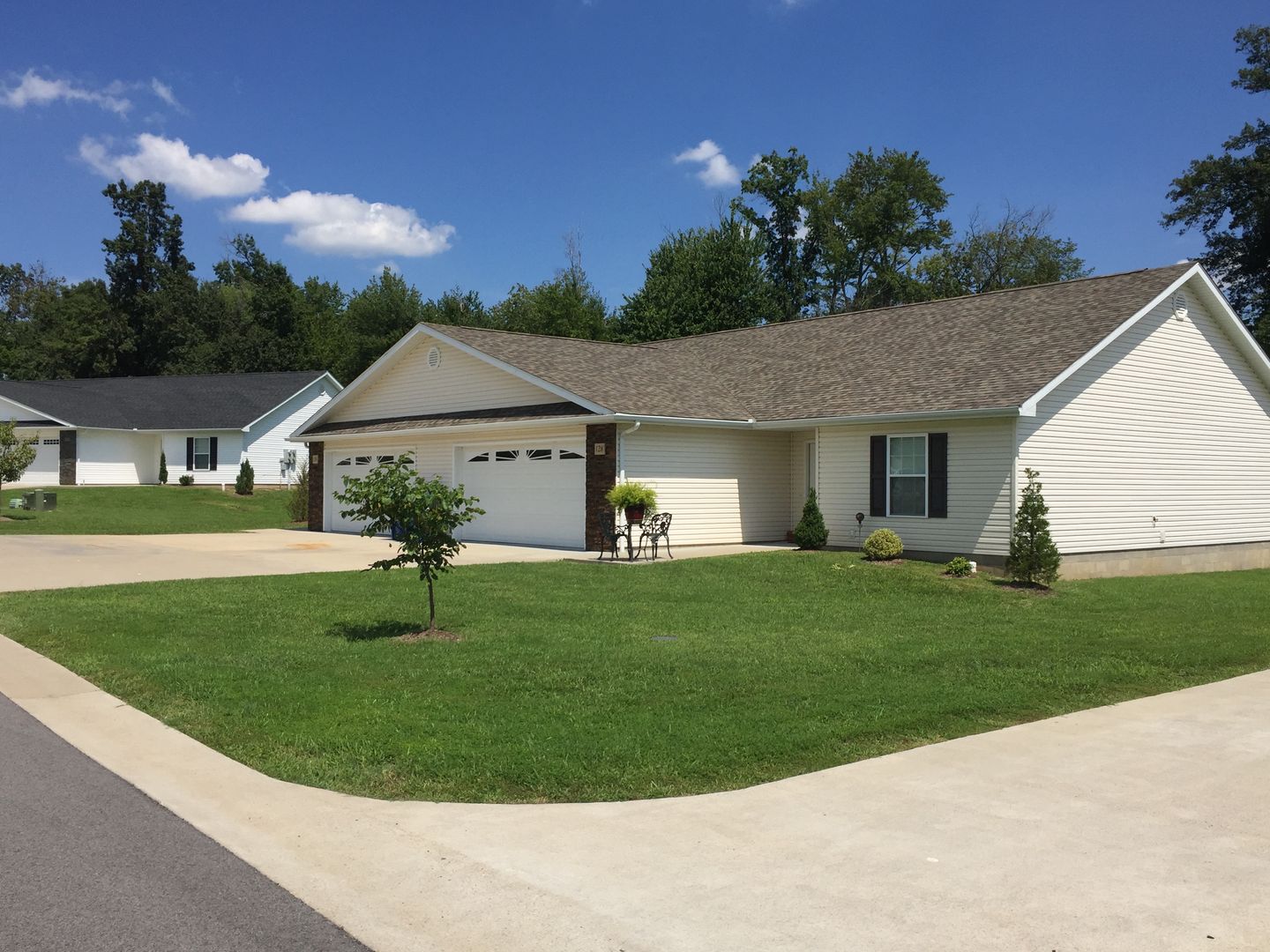 Carterville Apartment: 104 - 242 Timber Trail