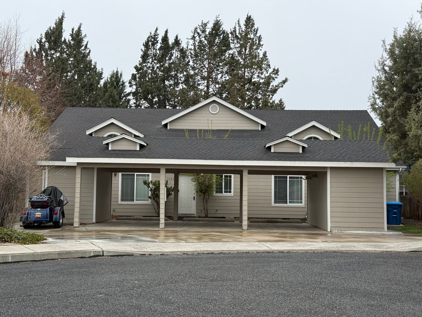 Bend Apartment: 2965 Worthington Ct #2