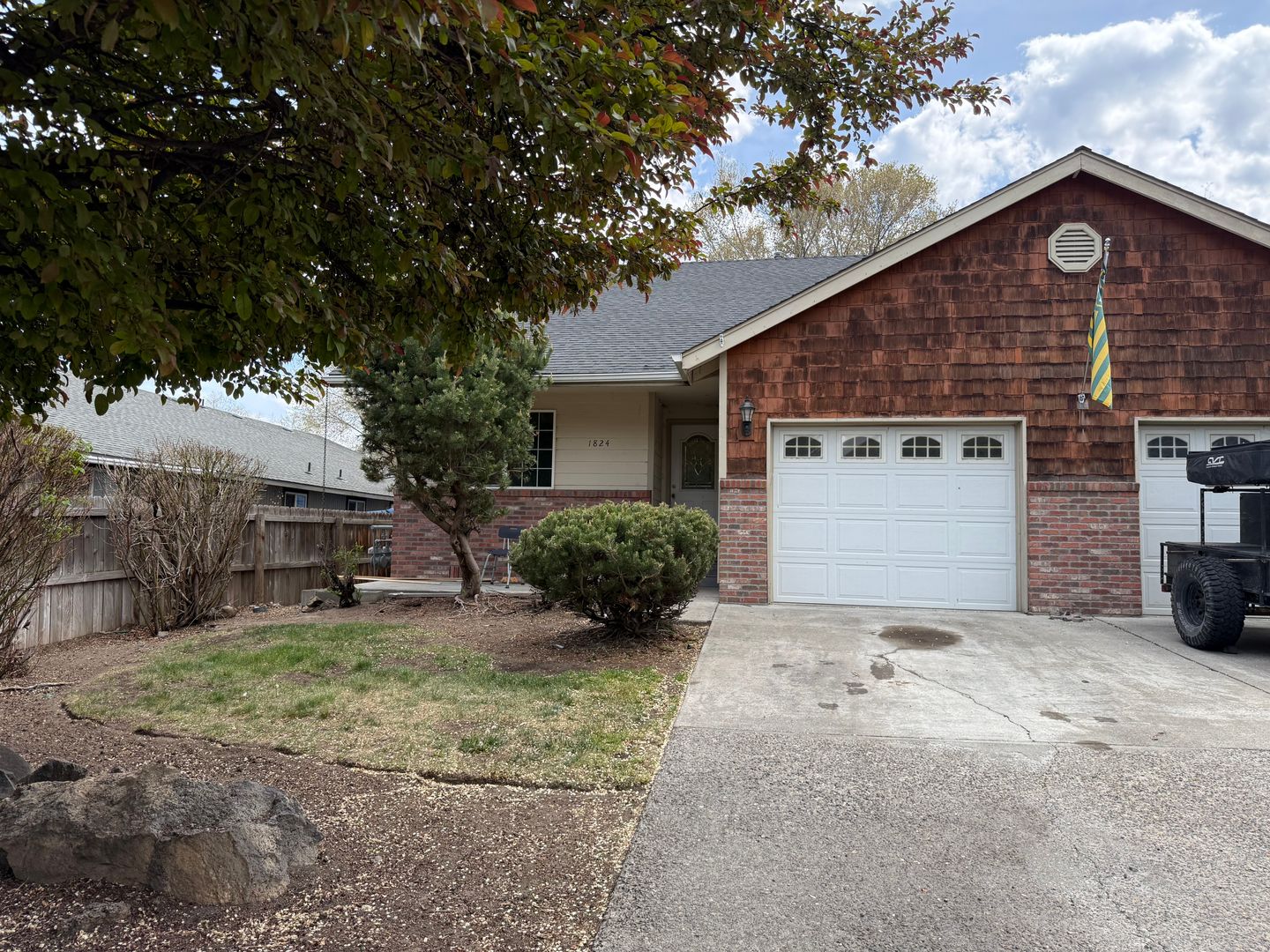 Redmond Apartment: 1824 SW Reindeer Ave