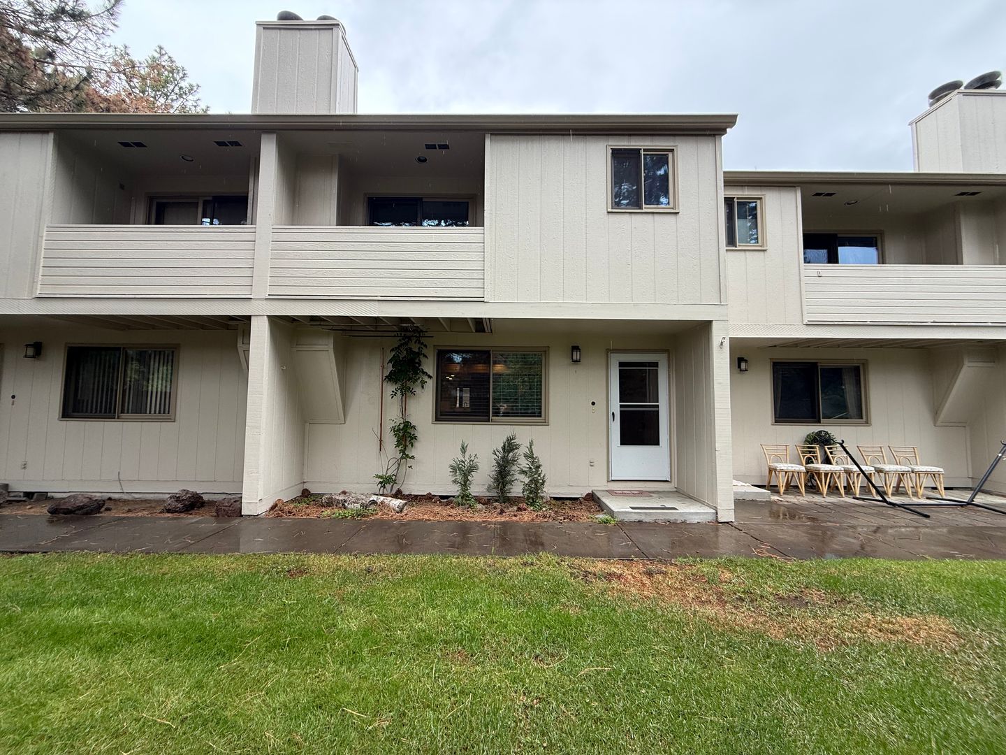 Bend Townhome: 1050 NE Butler Market Rd. #2