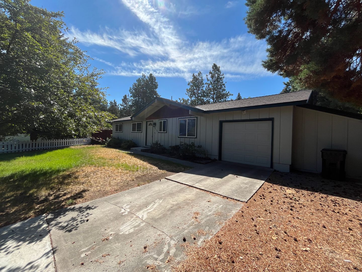 Bend House: 2039 NE Pheasant Ct