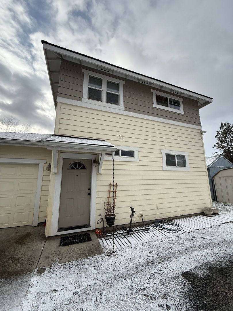 Bend Apartment: 512 NE Emerson Ave, - 3