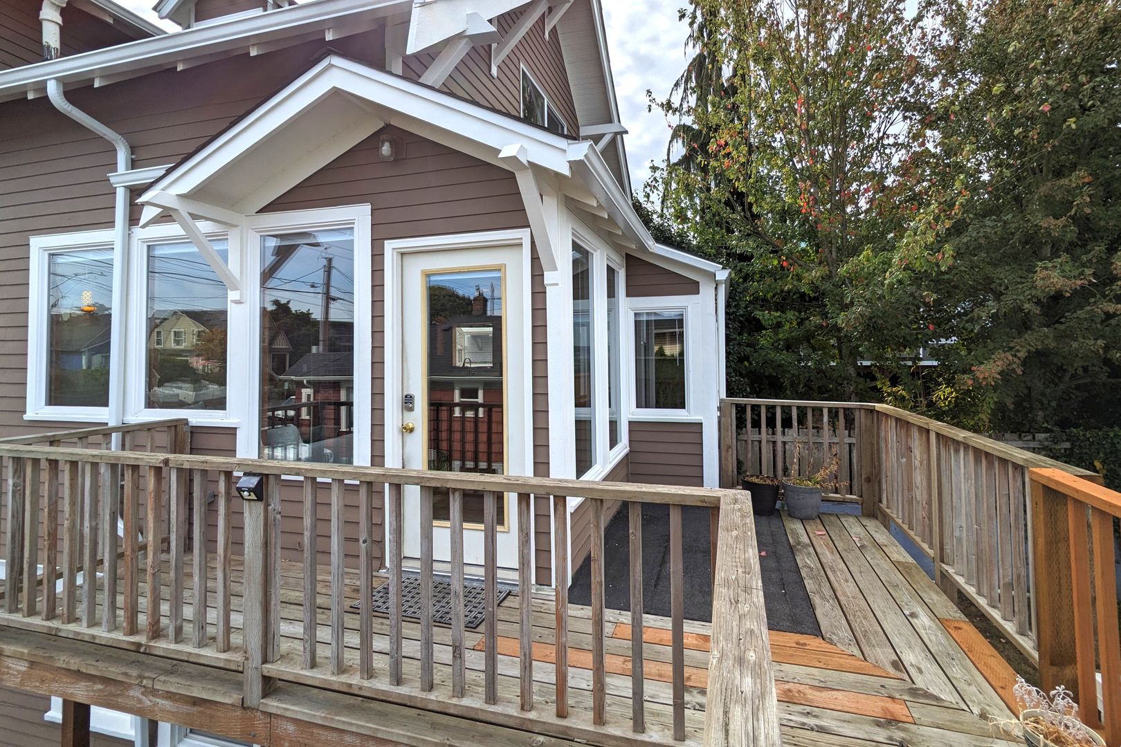 Everett Apartment: 3022 Federal Ave