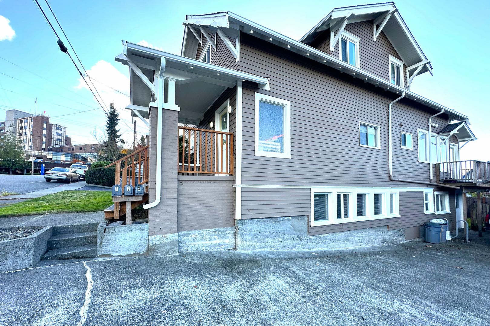 Everett Apartment: 3022 Federal Ave