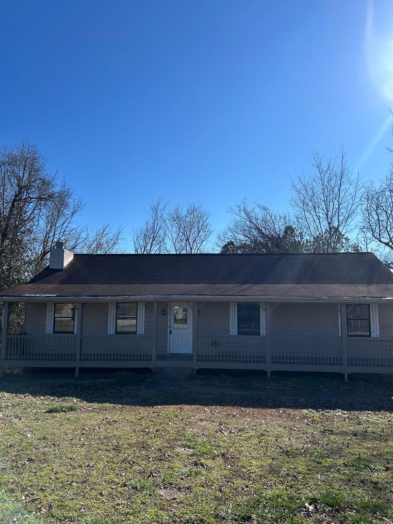 Harrison House: 6918 Sandy Cove Drive