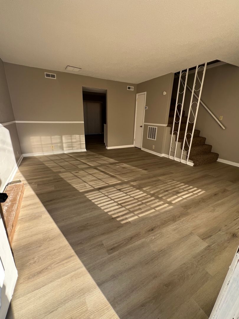 East Ridge Apartment: 3653 Shirl Jo Lane