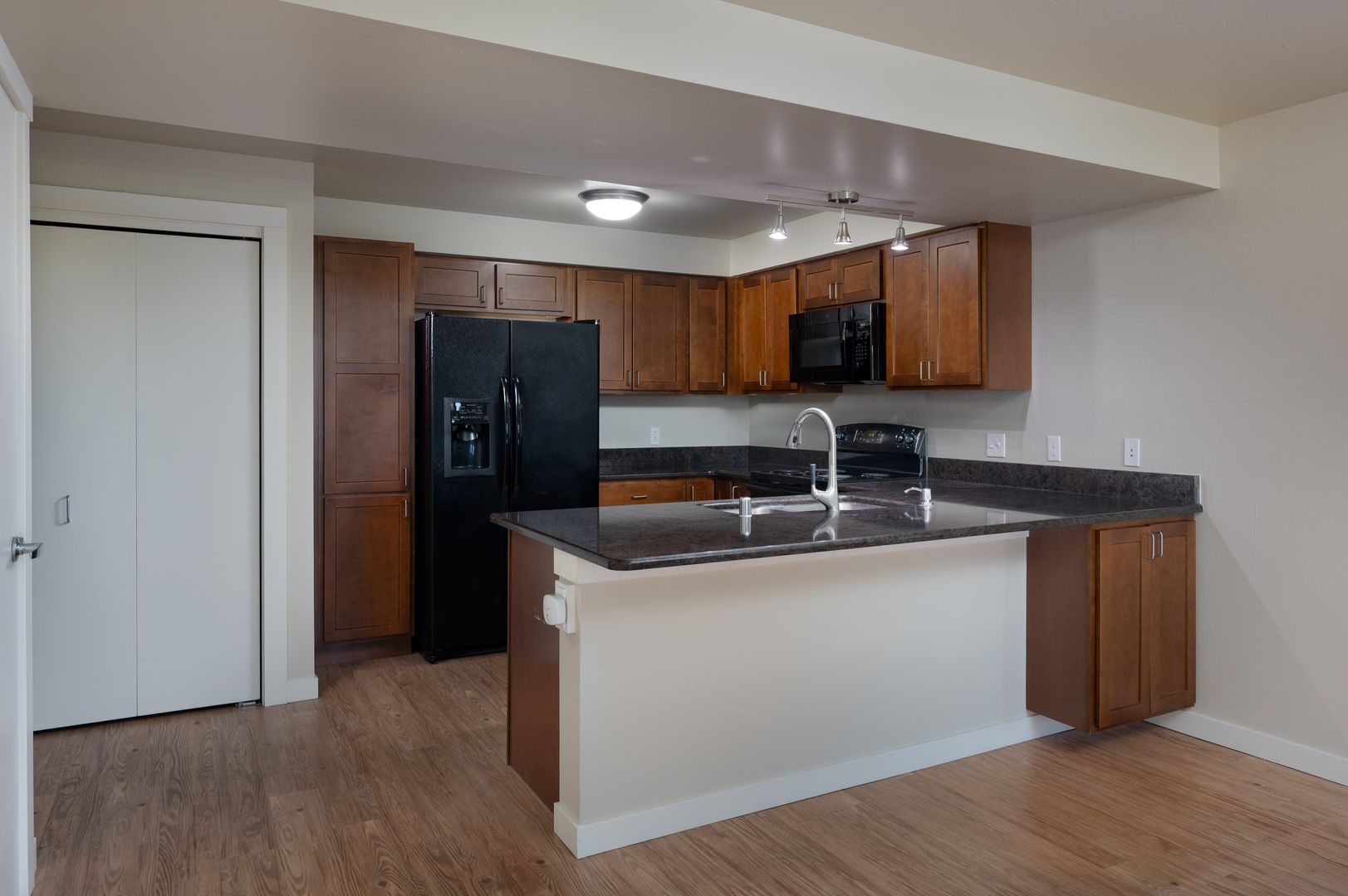 Bozeman Apartment: 210 S. Cottonwood, Unit 208