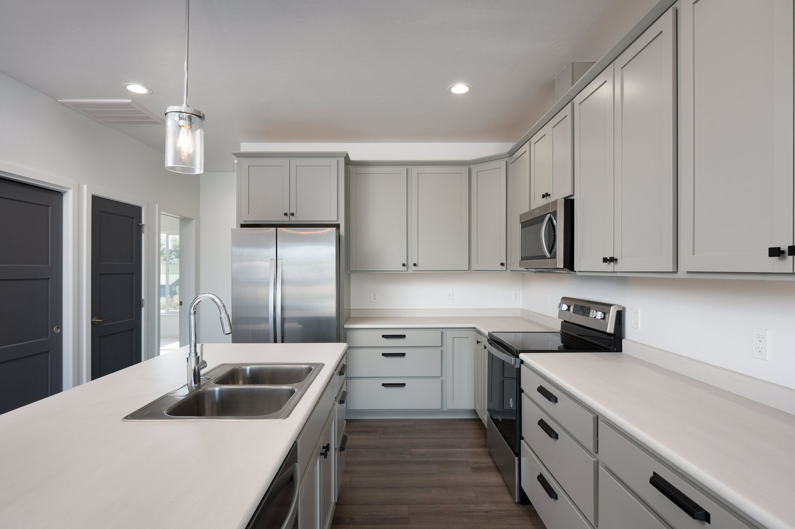 Three Forks Apartment: 1 Old Yellowstone Trail