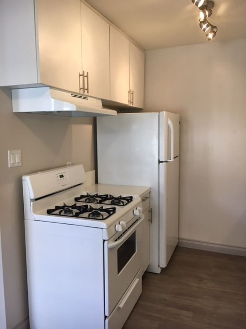Chula Vista Apartment: Edward Arms Apartments